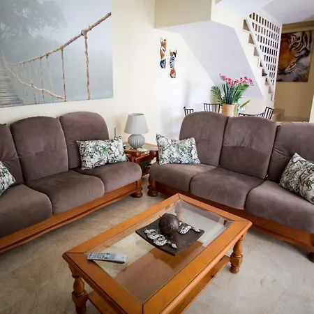 Apartment Orquidea Modern House *